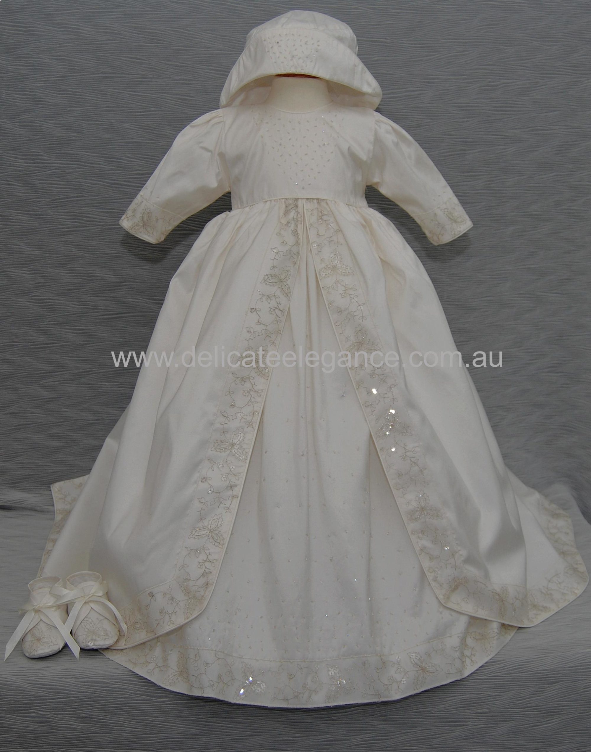 4204: Unisex Silk Christening Gown