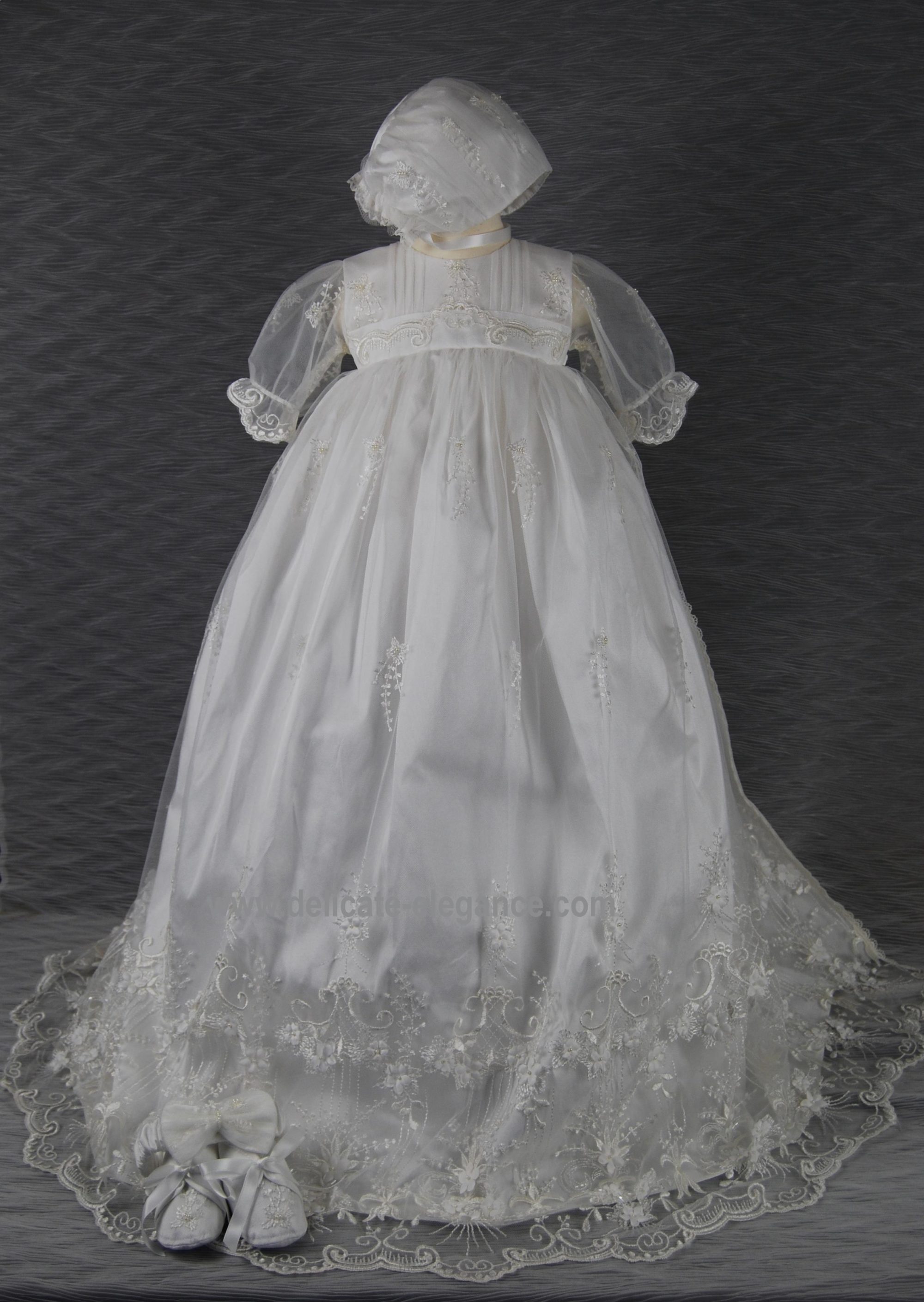 4266 (Ivory Lace): Girls' Christening Gown