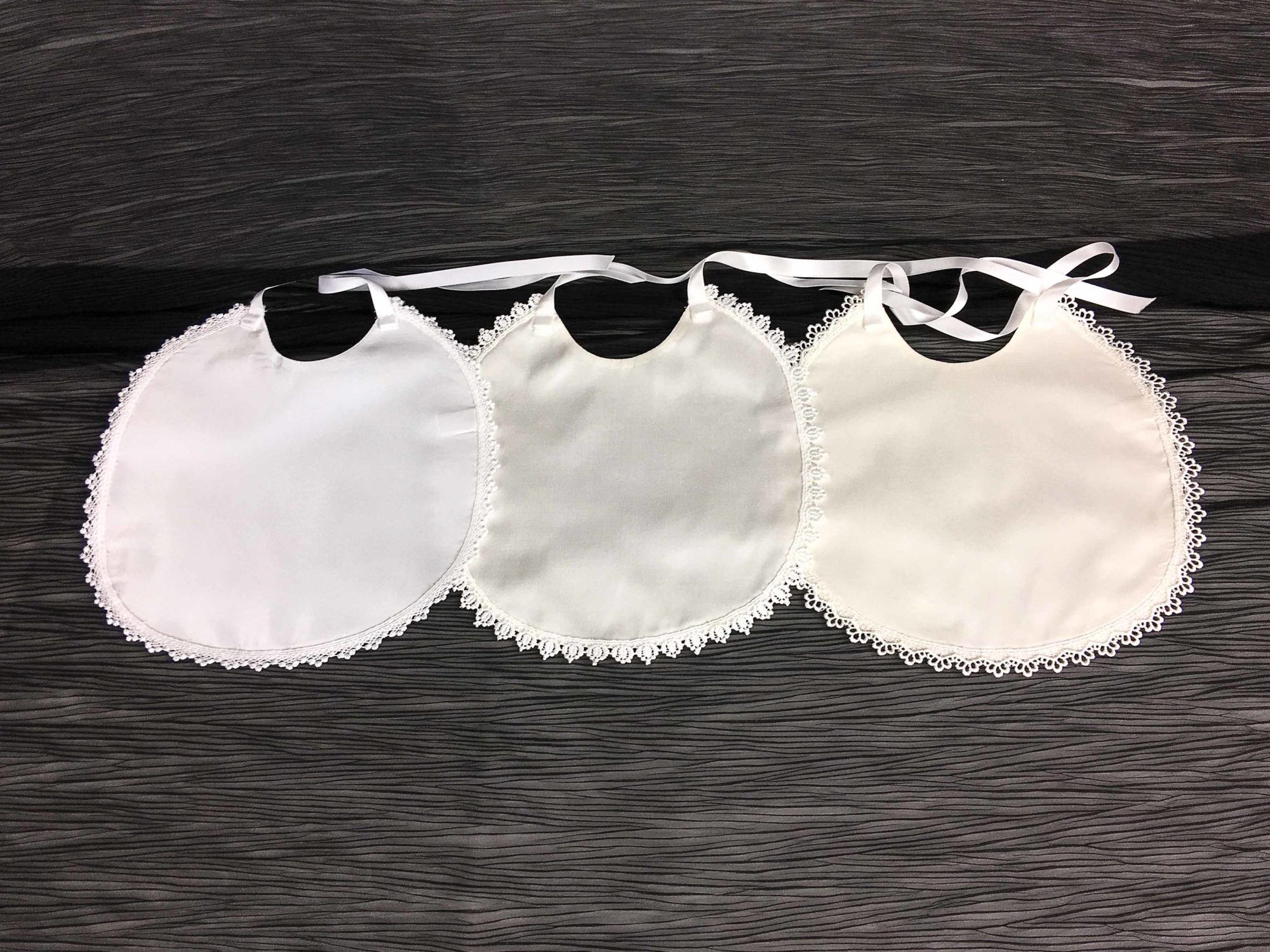 Plain Bib with Lace Edging